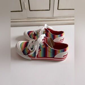 New Rocket Dog Women's Low-Top Trainers Red Rollo Textured toe Logo heel bumper